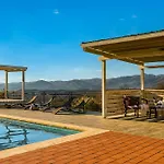 Panoramic With Pool In Lunigiana 펜션 *