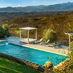 펜션 Panoramic With Pool In Lunigiana 피비쟈노
