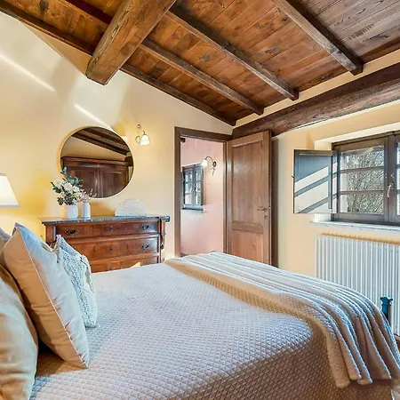 Tatil Evi Panoramic With Pool In Lunigiana