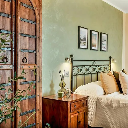 Tatil Evi Panoramic With Pool In Lunigiana