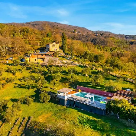 Panoramic With Pool In Lunigiana Fivizzano